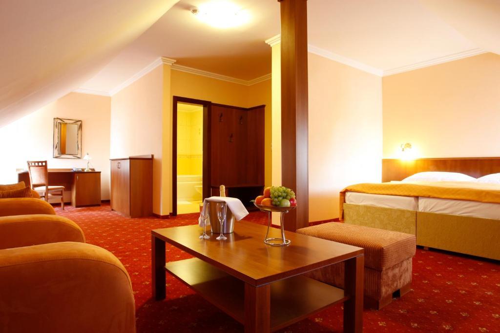 Hotel Majolika Модра Номер фото