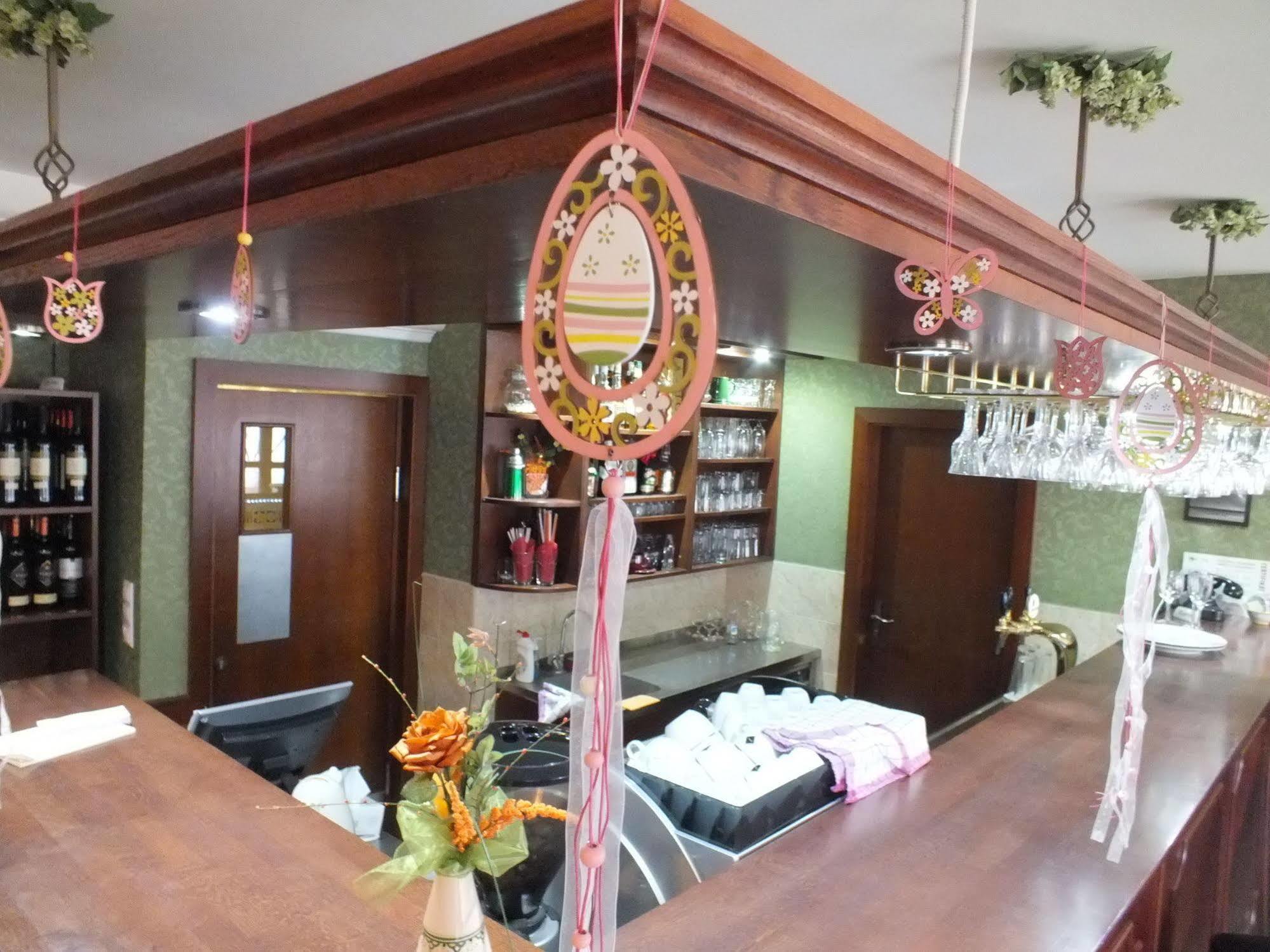Hotel Majolika Модра Экстерьер фото